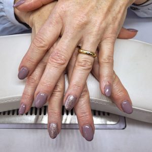 Nagelzauber Meli Schlienger Hellikon