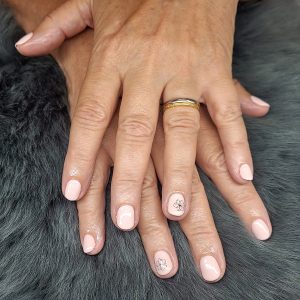 Nagelzauber Meli Schlienger Hellikon